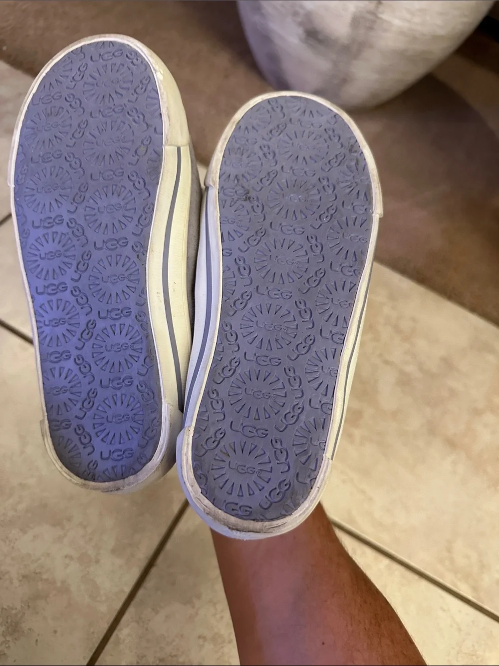 UGG Kids Plush Slip-On Slippers in Light Purple